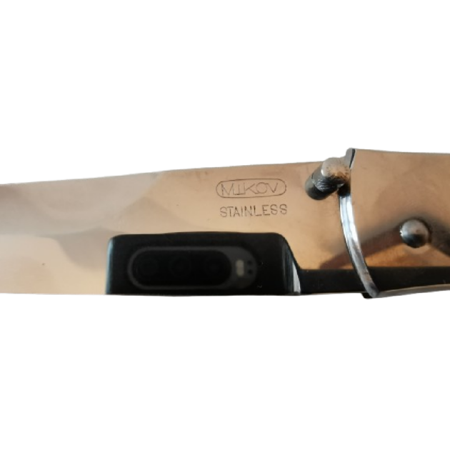 Couteau Mikov Smart : Doté d’une lame en acier 420 et du verrouillage liner lock