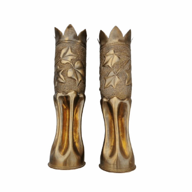 vases de grande taille avec sculpture de feuilles art populaire